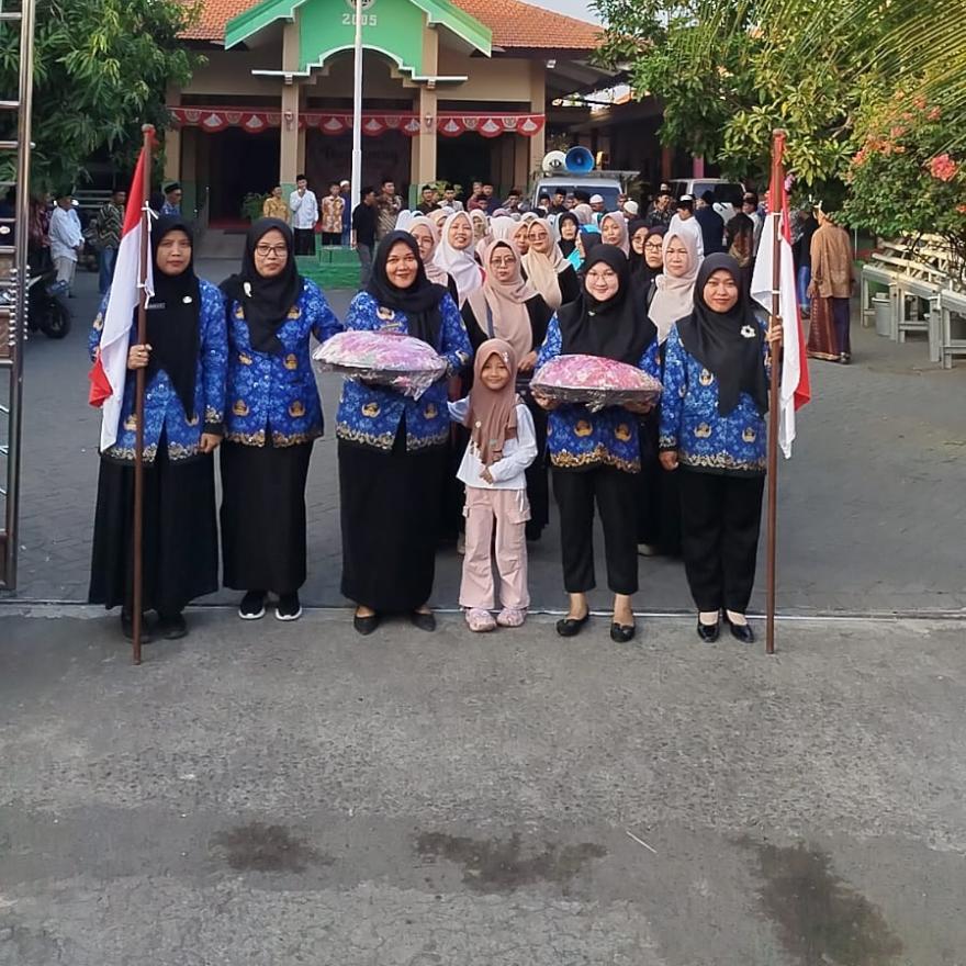 Tabur Bunga HUT RI ke-81, Desa Tenggulunan Kenang Jasa Para Pejuang Kemerdekaan